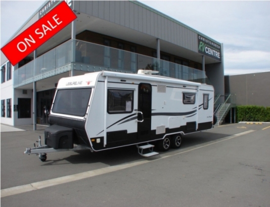 Leisure Line - Platinum - 724 SE - Walk Around Bed
