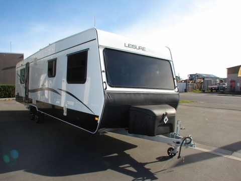 Leisure Line - Platinum - 906 SE - Walk Around Bed